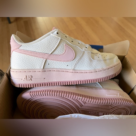 Nike Shoes - NIKE Air Force 1 women’s 6.5/kids 5Y